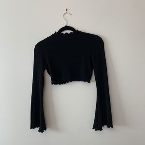 Flared arms crop top